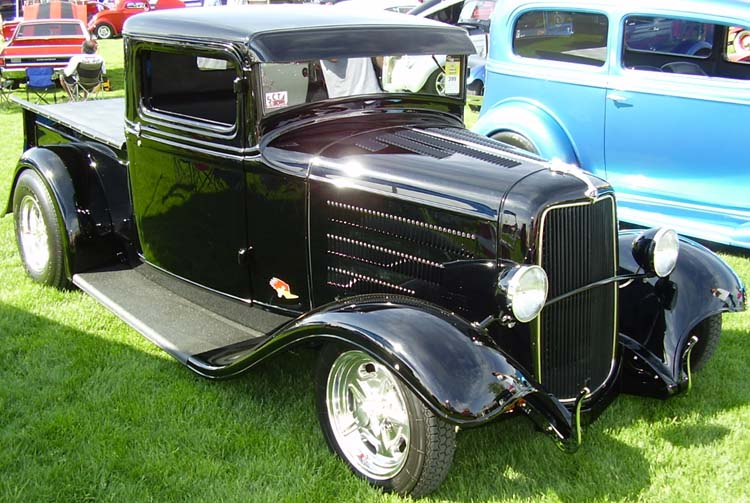 32 Ford Chopped Pickup